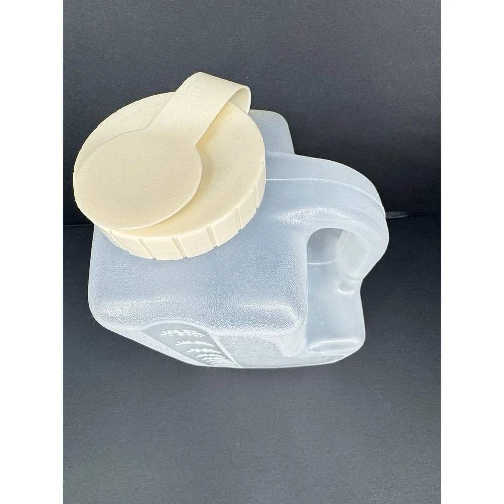 Vtg. Rubbermaid Servin Saver Pitcher/Jug 1 Gallon 4 Qt. #0231 Flip Top Lid‎